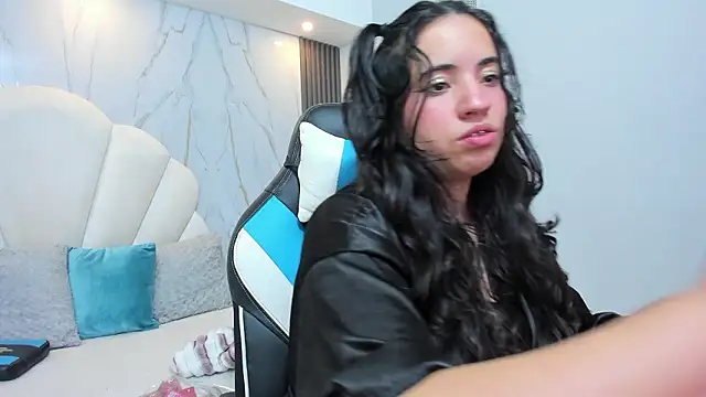 Nicol Chang online show from February 19, 2026, 1:30 pm