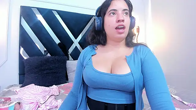 Nicol Chang online show from November 25, 2025, 7:47 pm