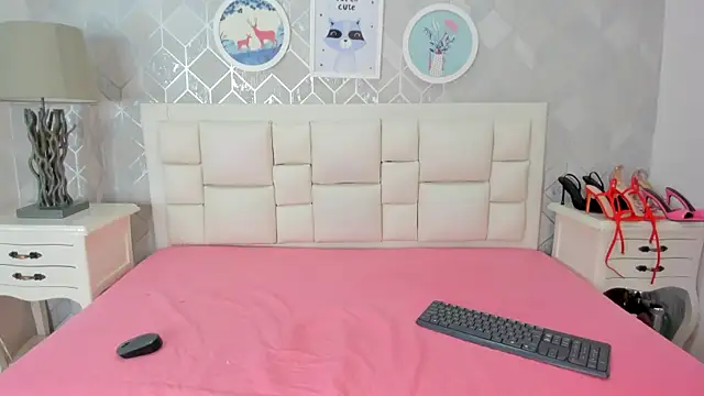 naia cox online show from April 16, 2026, 3:40 am