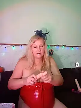 XHelenaX90 online show from September 18, 2025, 8:28 am