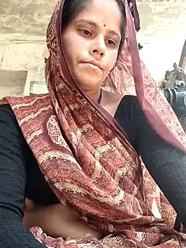 Hot-ilaiy online show from October 14, 2025, 7:09 am