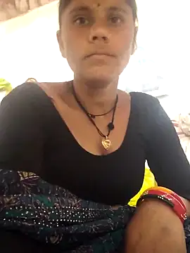 Hot-ilaiy online show from November 13, 2025, 6:17 am