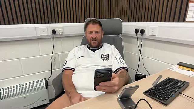 bilf1978 online show from June 17, 2026, 8:03 am