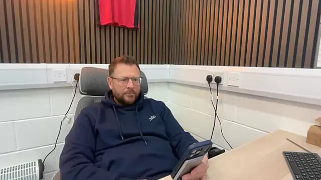 bilf1978 online show from March 5, 2026, 7:49 am