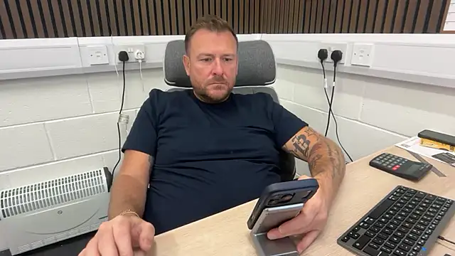 bilf1978 online show from June 25, 2026, 6:51 am