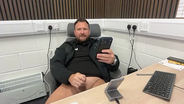 bilf1978 online show from June 16, 2026, 6:13 am