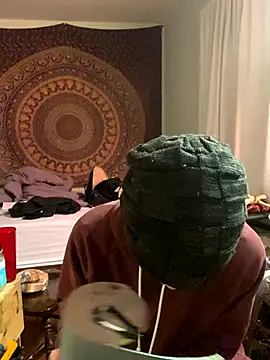 XanderOzzz online show from October 31, 2025, 11:07 am