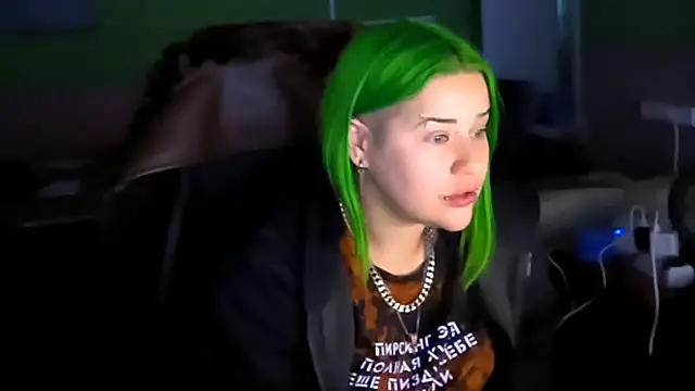 Snapshot of NeonNectar_ chatting on October 22, 2025, 11:25 pm NeonNectar online show from October 22, 2025, 11:25 pm