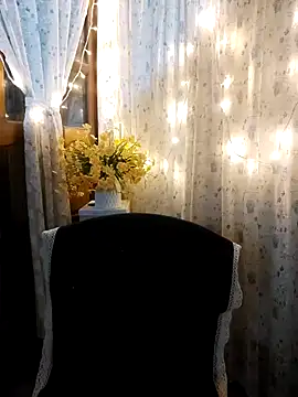 Laurie369 online show from October 4, 2025, 4:30 pm