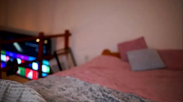 Emilyvanroessel online show from February 13, 2026, 5:02 pm