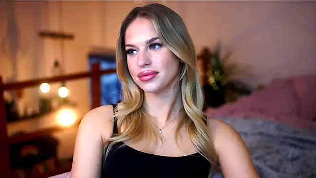 Snapshot of Emilyvanroessel chatting on November 9, 2025, 5:39 pm Emilyvanroessel online show from November 9, 2025, 5:39 pm