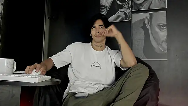 Snapshot of jett_savage chatting on October 2, 2025, 1:36 pm jett savage online show from October 2, 2025, 1:36 pm
