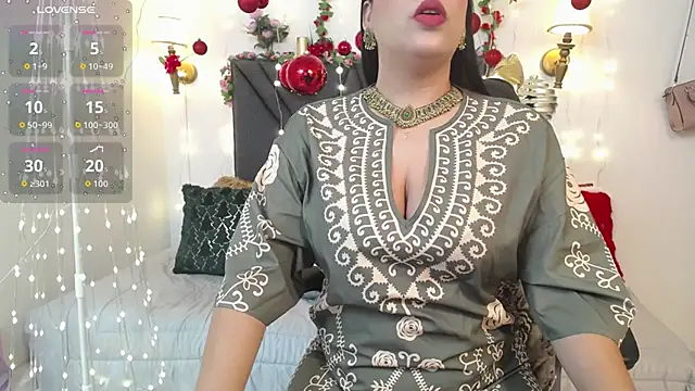 IndraKaur  online show from November 21, 2025, 1:10 pm