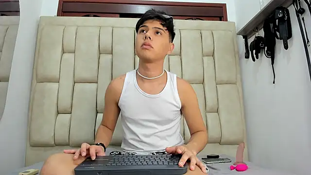 Snapshot of Felipe_Cold chatting on September 30, 2025, 2:17 am Felipe Cold online show from September 30, 2025, 2:17 am