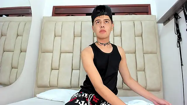 Snapshot of Felipe_Cold chatting on November 16, 2025, 2:05 am Felipe Cold online show from November 16, 2025, 2:05 am