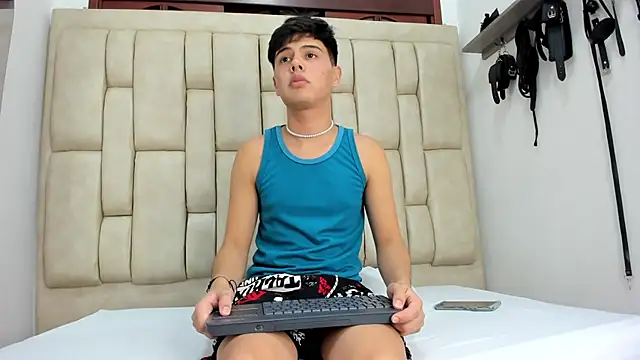 Snapshot of Felipe_Cold chatting on October 3, 2025, 2:26 am Felipe Cold online show from October 3, 2025, 2:26 am