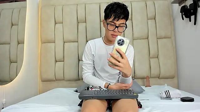 Snapshot of Felipe_Cold chatting on October 14, 2025, 2:23 am Felipe Cold online show from October 14, 2025, 2:23 am