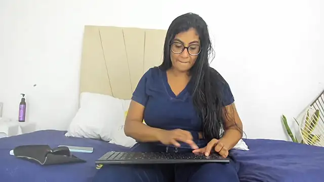  Miaa khalifa  online show from October 2, 2025, 12:08 pm