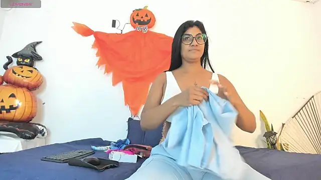  Miaa khalifa  online show from October 22, 2025, 12:04 pm