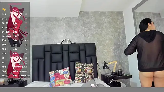 crystaldarliing online show from February 24, 2026, 4:19 pm