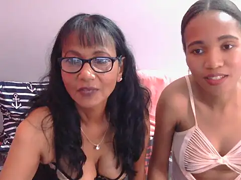 Snapshot of indian_sherryxo chatting on October 18, 2025, 9:11 am indian sherryxo online show from October 18, 2025, 9:11 am