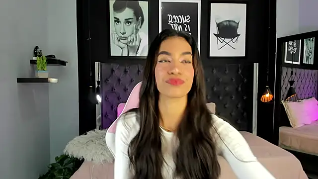 kitty collins  online show from September 15, 2025, 11:21 am