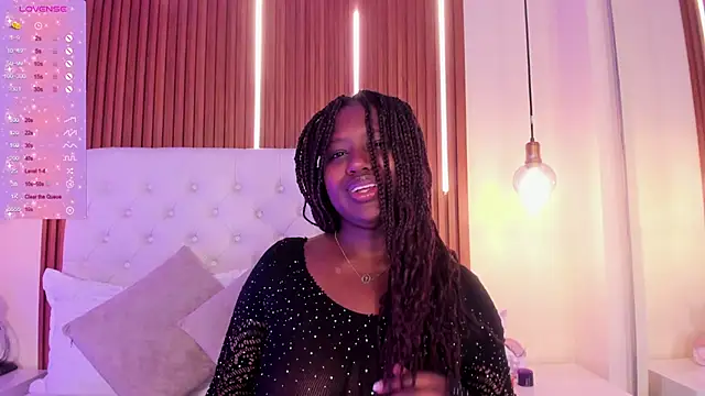 Snapshot of Oshun_Evans chatting on October 10, 2025, 3:29 am Oshun Evans online show from October 10, 2025, 3:29 am