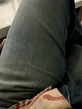 saumon3022 online show from September 17, 2025, 1:24 pm