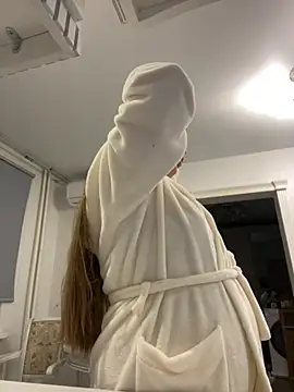 DeniMilkyyyyy online show from December 3, 2025, 11:14 pm