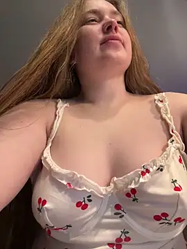 Snapshot of DeniMilkyyyyy chatting on March 3, 2026, 5:31 pm DeniMilkyyyyy online show from March 3, 2026, 5:31 pm