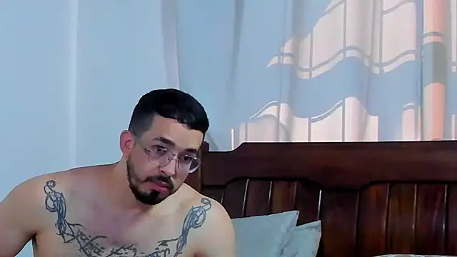 Snapshot of Hunter_Hoott chatting on September 26, 2025, 1:51 pm Hunter Hoott online show from September 26, 2025, 1:51 pm