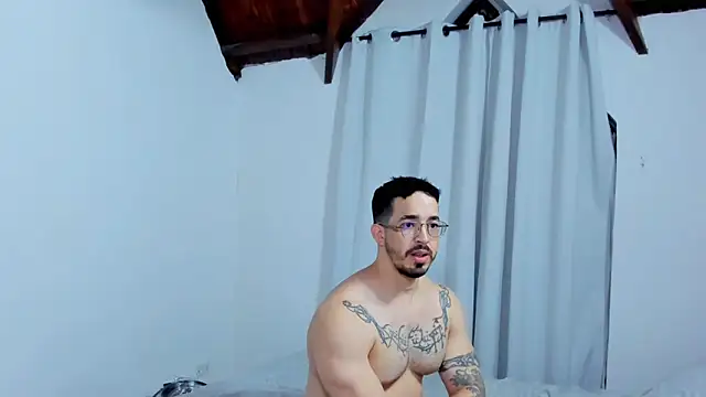 Hunter Hoott online show from December 23, 2025, 1:05 am