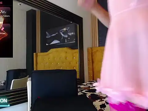 MiaColushy online show from November 25, 2025, 8:42 pm