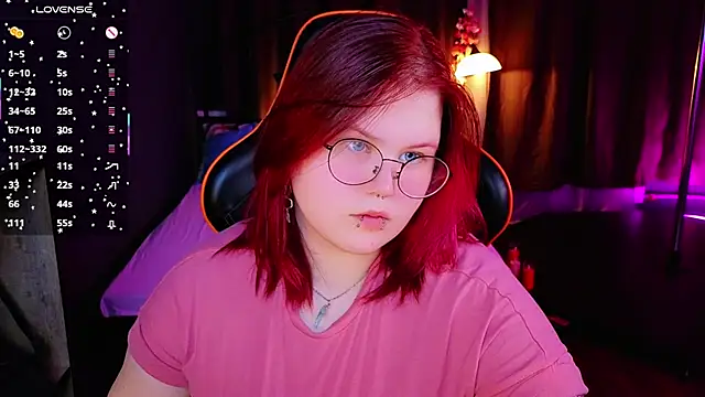 fillisfox  online show from February 19, 2026, 3:42 pm