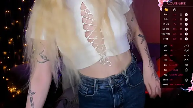 Snapshot of AnyaTaylor_ chatting on October 16, 2025, 2:31 am AnyaTaylor online show from October 16, 2025, 2:31 am