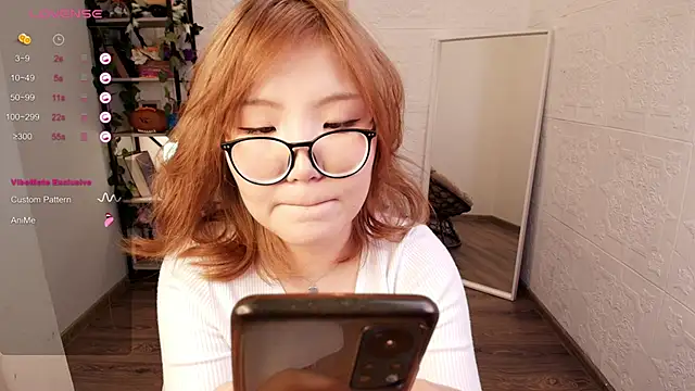 Snapshot of Erikawai chatting on October 16, 2025, 6:10 am Erikawai online show from October 16, 2025, 6:10 am