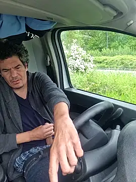 twitshe online show from April 19, 2026, 9:21 am