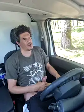 twitshe online show from April 6, 2026, 12:28 pm