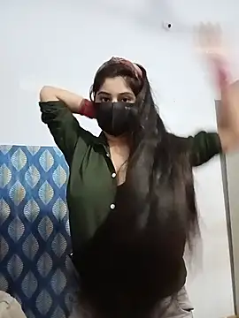 Hot-Soniya733 online show from July 23, 2026, 9:33 pm