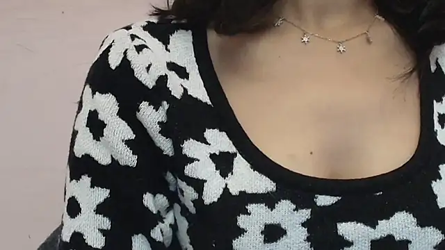 Snapshot of SWEET-18-TEEN chatting on December 19, 2025, 8:44 pm SWEET-18-TEEN online show from December 19, 2025, 8:44 pm