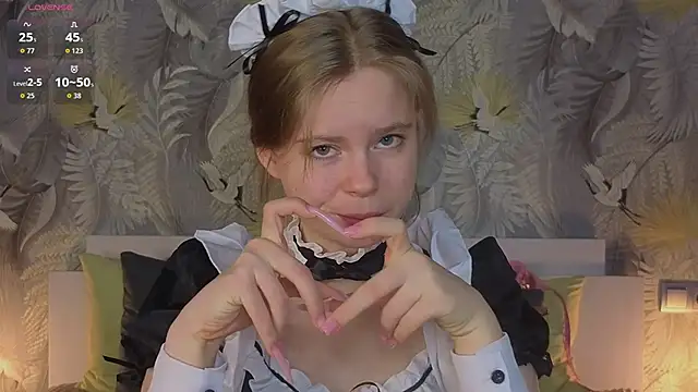 JulietteRain online show from October 11, 2025, 5:14 pm