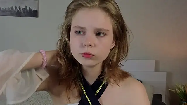 Snapshot of JulietteRain chatting on June 10, 2026, 6:31 pm JulietteRain online show from June 10, 2026, 6:31 pm