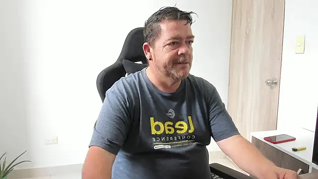 massimo dannger online show from November 13, 2025, 4:33 pm