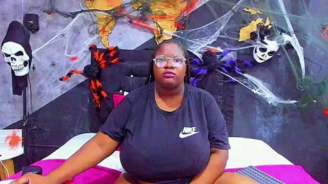 Maiam  Rossi online show from November 7, 2025, 1:37 pm