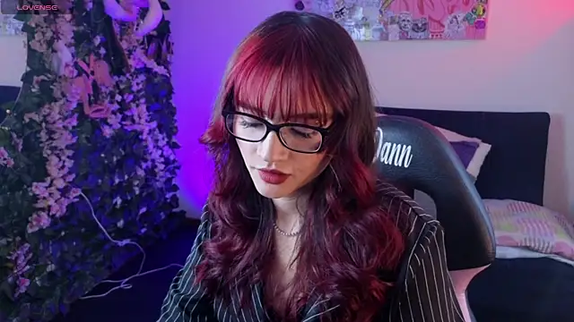 MiaVelvetDoll online show from April 29, 2026, 2:43 pm