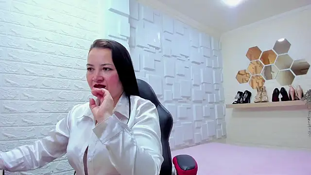 CharlotteSchmidtt online show from December 22, 2025, 11:32 am