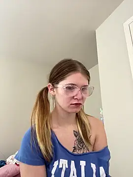 Snapshot of Riley_ray69 chatting on December 17, 2025, 4:56 pm Riley ray69 online show from December 17, 2025, 4:56 pm