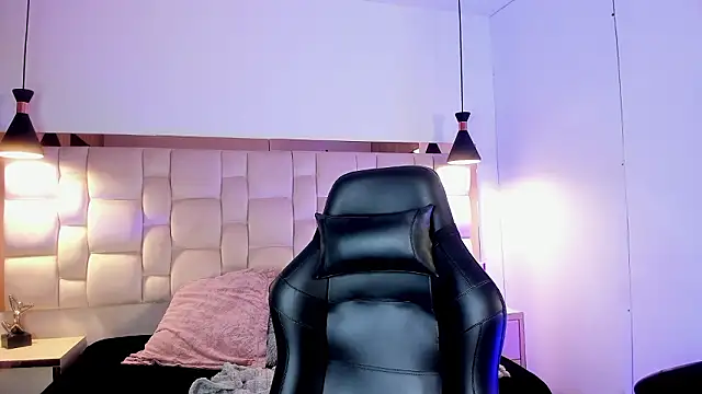 EmmaStonns online show from March 24, 2026, 1:11 pm