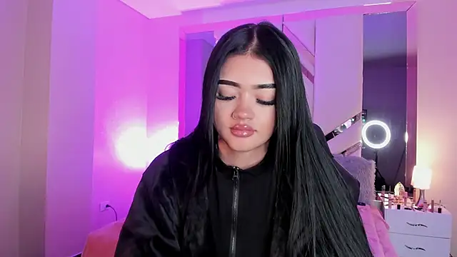 EmmaStonns online show from October 2, 2025, 1:25 pm