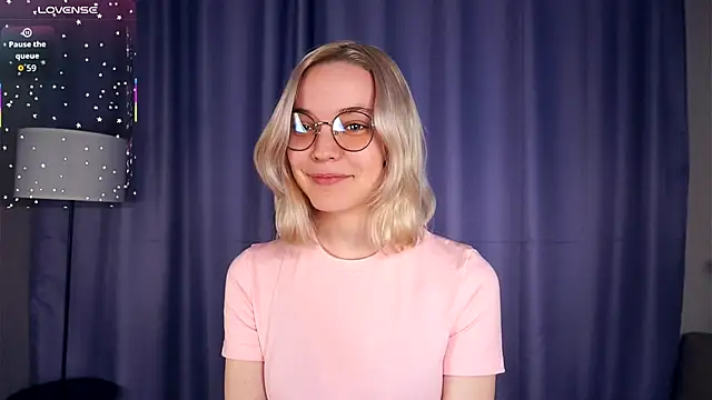 Snapshot of EdaKirkIin chatting on November 3, 2025, 5:34 am EdaKirkIin online show from November 3, 2025, 5:34 am